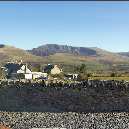 Canolfan Y Fron Nantlle Exteriör bild