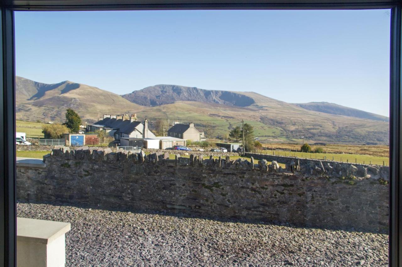 Canolfan Y Fron Nantlle Exteriör bild