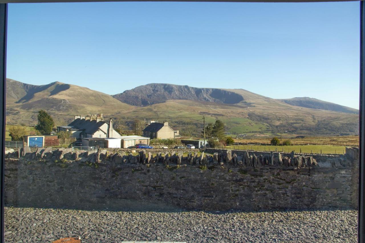 Canolfan Y Fron Nantlle Exteriör bild