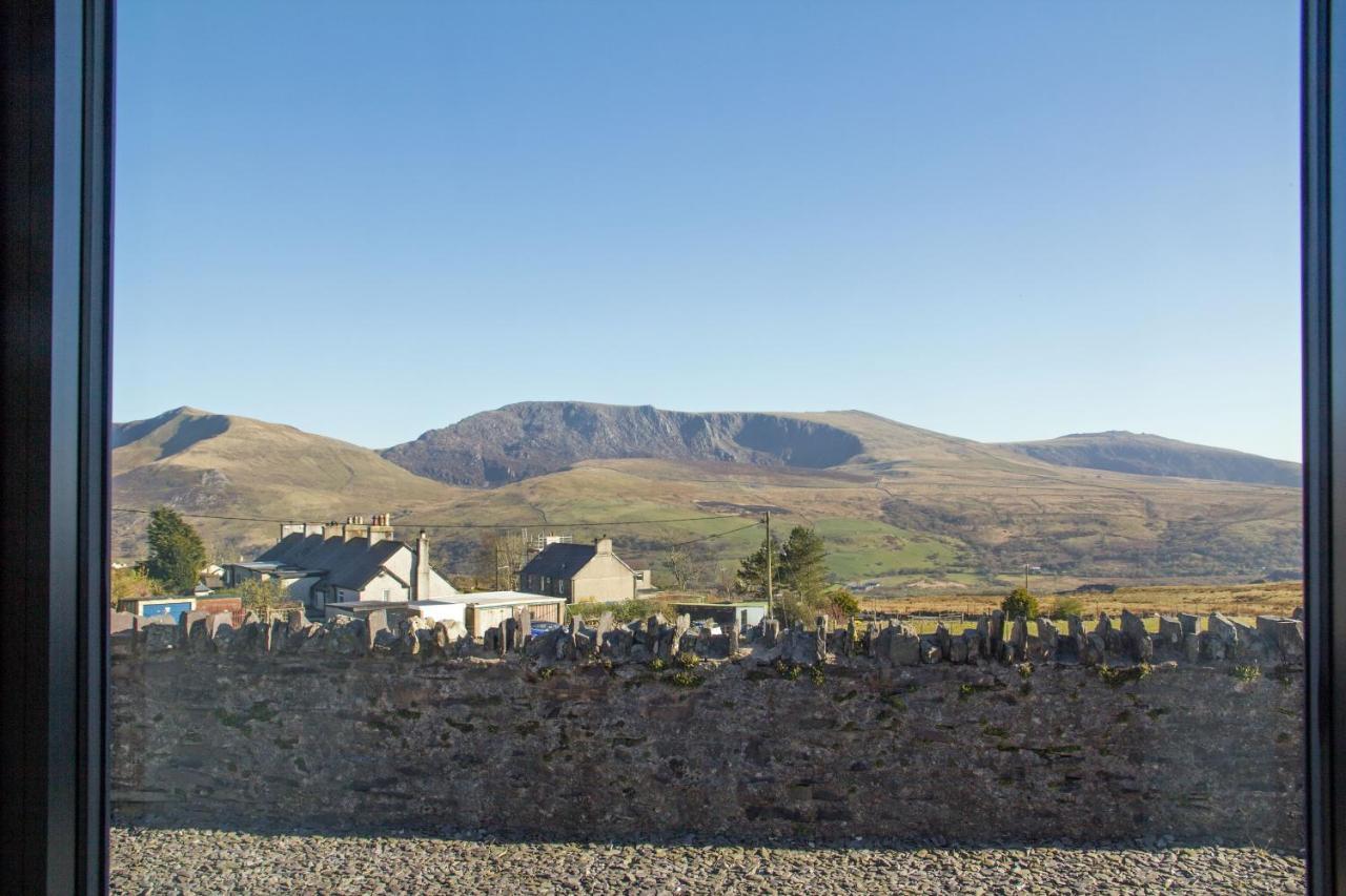 Canolfan Y Fron Nantlle Exteriör bild